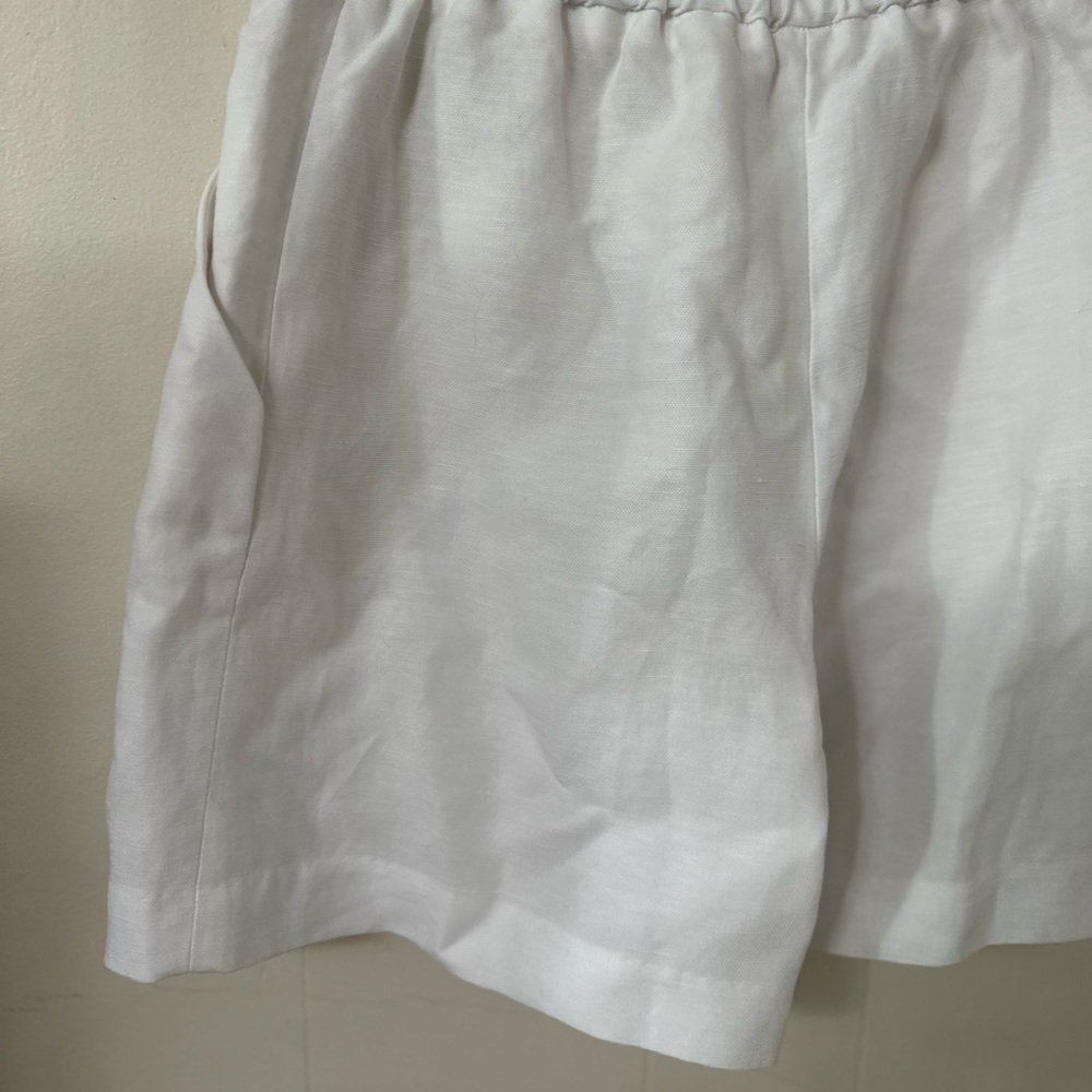 Wilfred Aritzia white high rise linen blend trouser shorts (2) - Picture 4 of 8